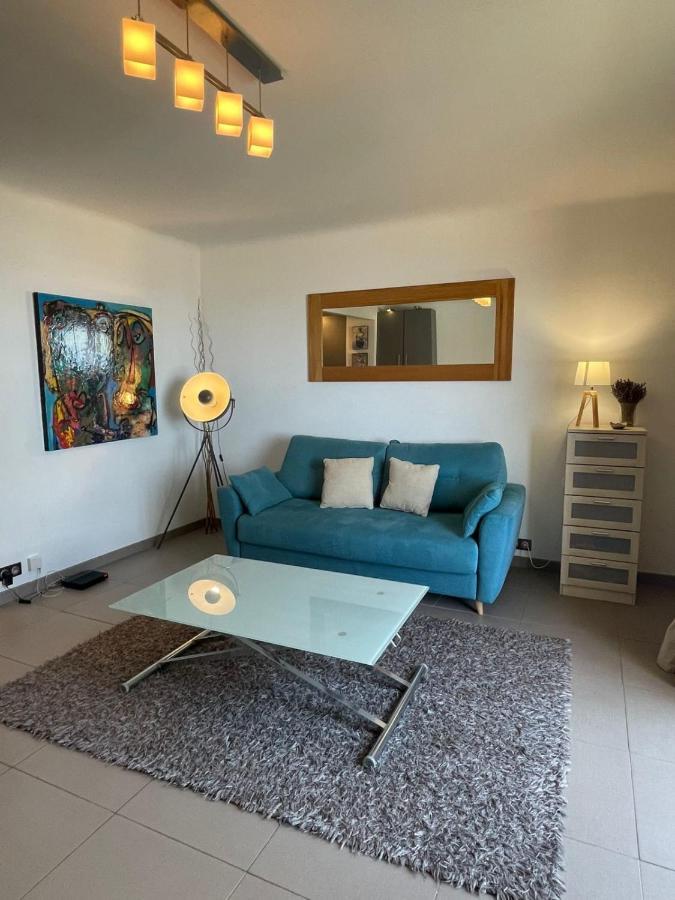 Fully Equipped Beachfront In The Heart Of The Center Apartment