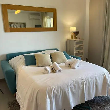 Fully Equipped Beachfront Studio In The Heart Of The City Center Antibes Exterior photo