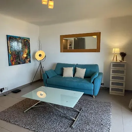 Fully Equipped Beachfront Studio In The Heart Of The City Center Antibes Exterior photo