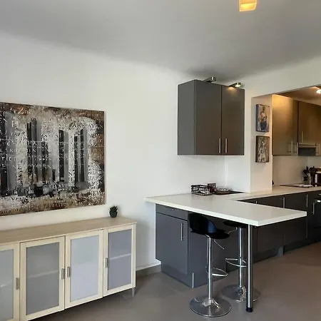 Fully Equipped Beachfront Studio In The Heart Of The City Center Antibes Exterior photo