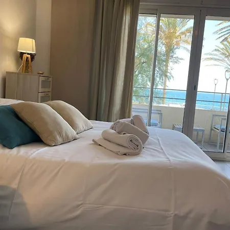 Fully Equipped Beachfront Studio In The Heart Of The City Center Antibes Exterior photo