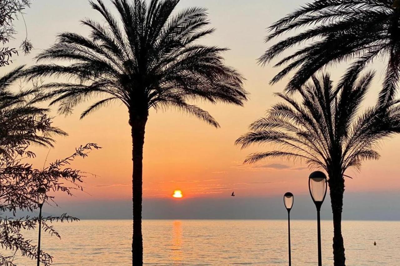 Fully Equipped Beachfront In The Heart Of The Center * Antibes