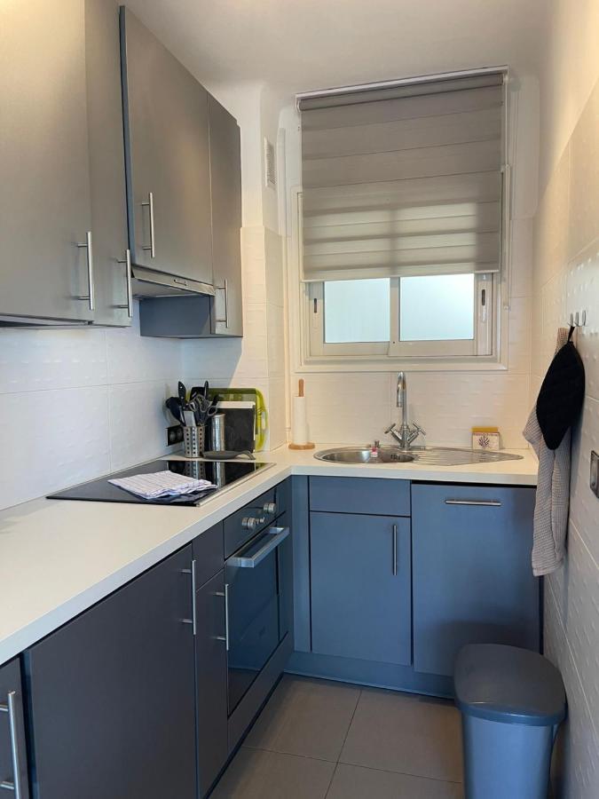Fully Equipped Beachfront In The Heart Of The Center Apartment Antibes