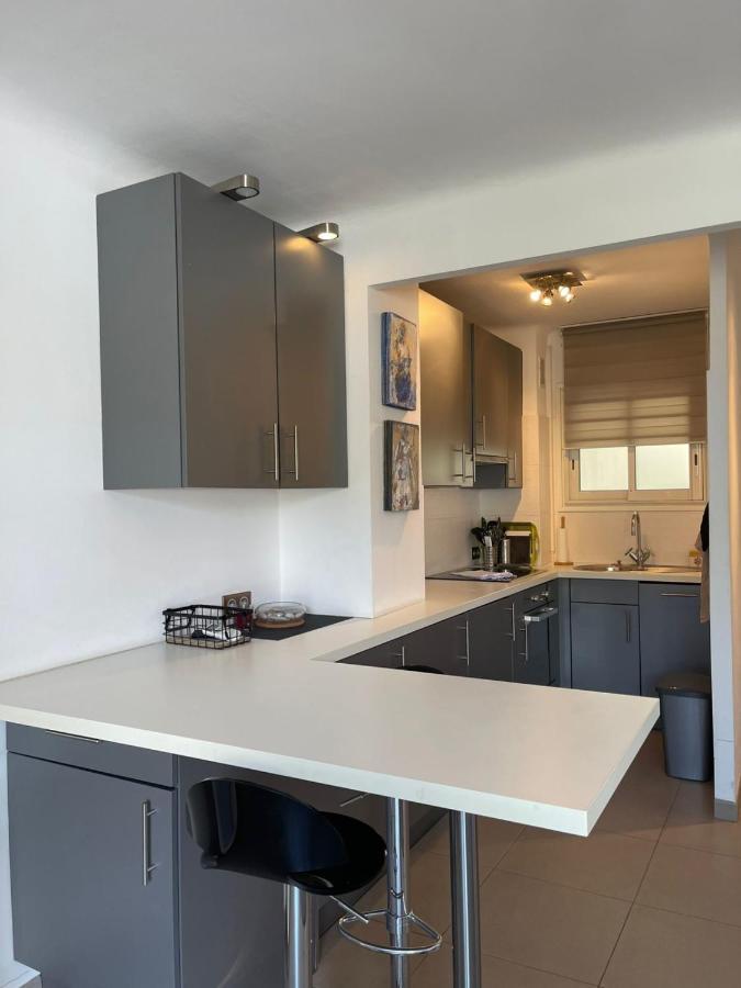 Fully Equipped Beachfront In The Heart Of The Center